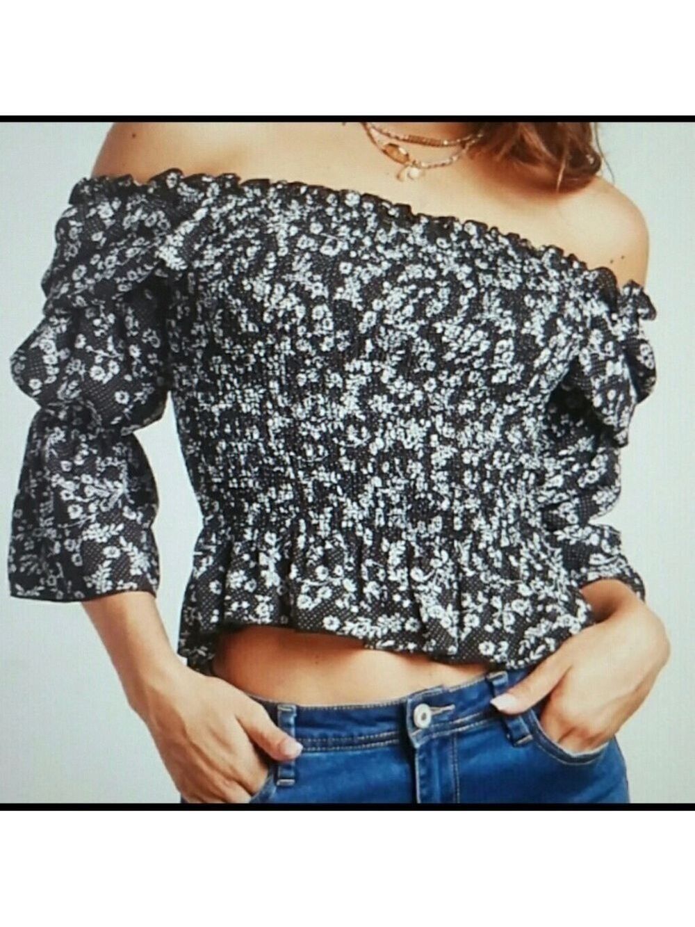𝅺Off The Shoulder Floral Top